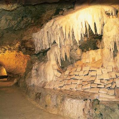 Grottes de Savonnières